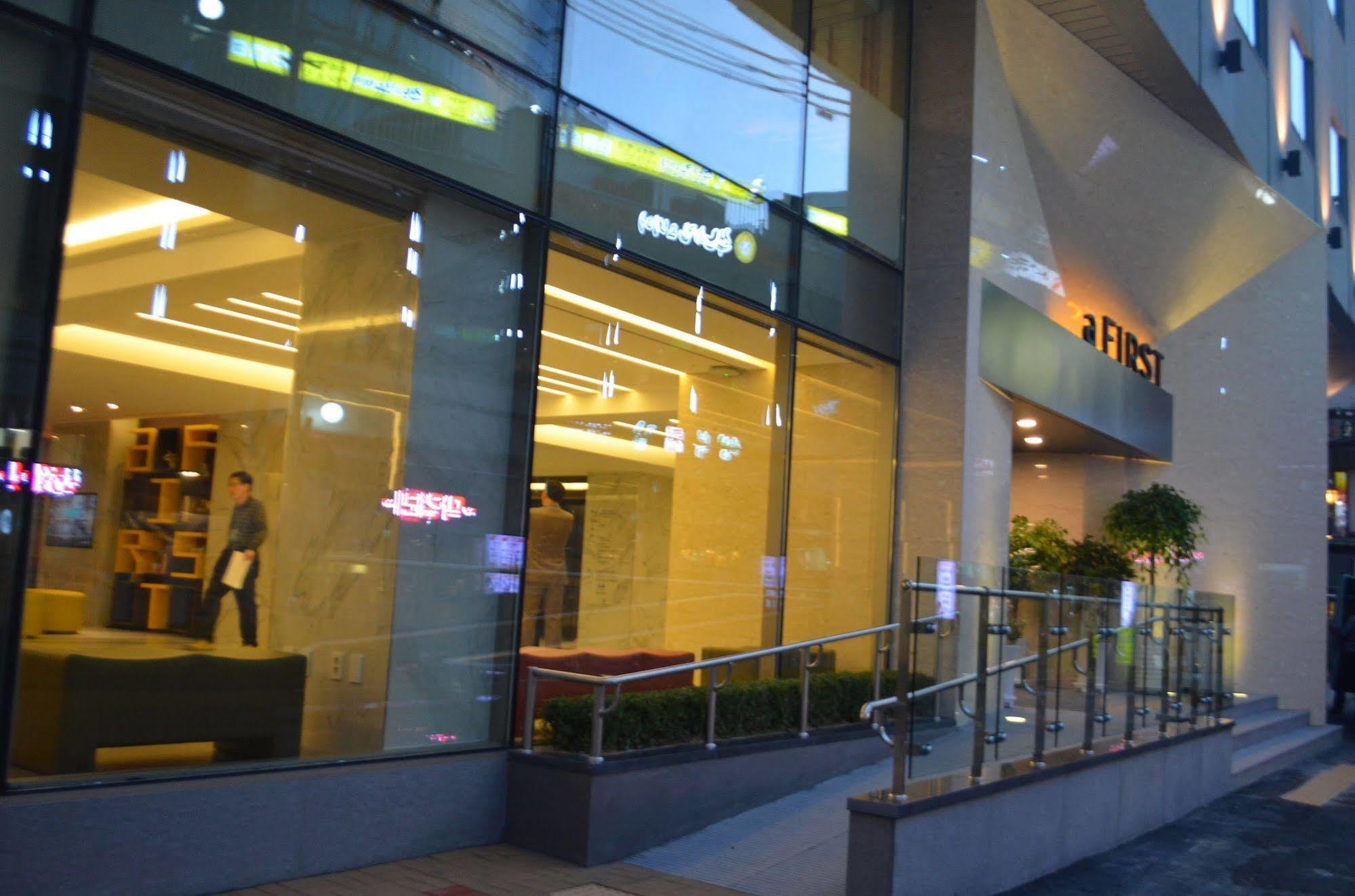 Hotel Midcity Myeongdong โซล ภายนอก รูปภาพ